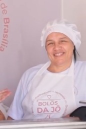 Jô, confeiteira e fundadora da Bolos da Jô